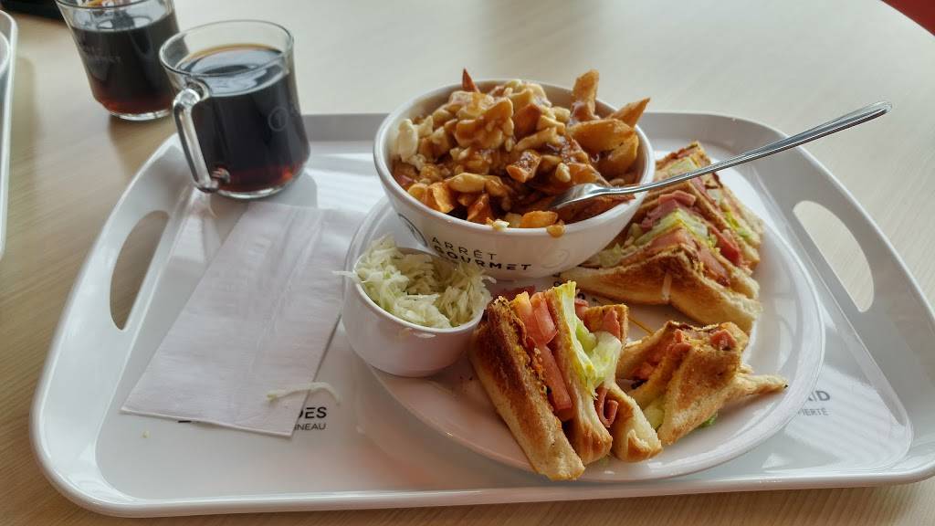 Valentine | restaurant | 1100 Boulevard Maloney O, Gatineau, QC J8T 6G3, Canada | 8192433939 OR +1 819-243-3939