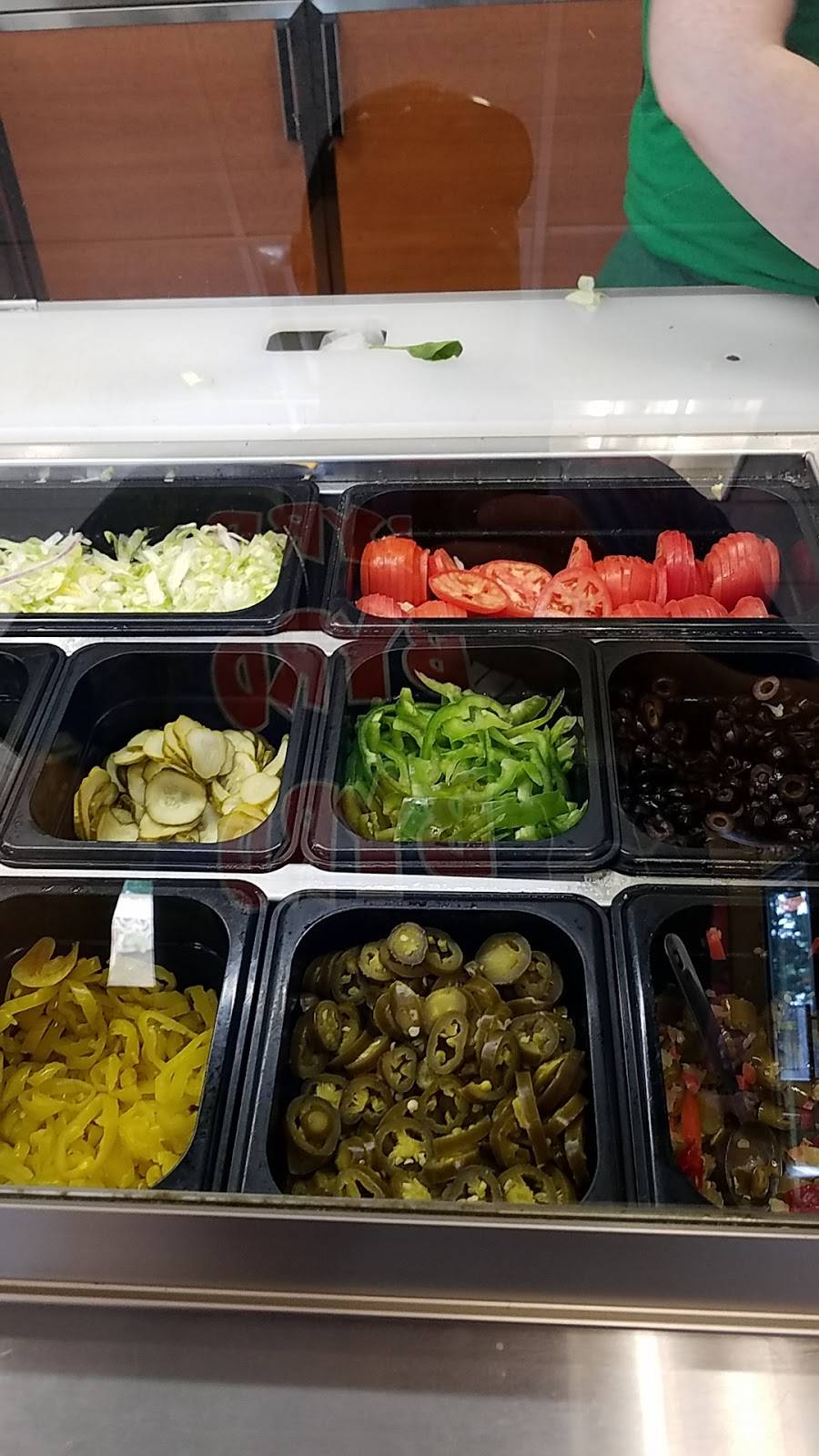 Subway Restaurants | restaurant | 646 S Main St, Bourbonnais, IL 60914, USA | 8159391300 OR +1 815-939-1300