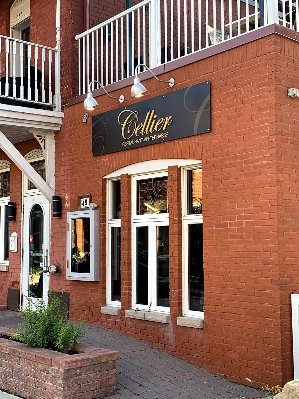 Le Cellier | restaurant | 49 Rue Saint-Jacques, Gatineau, QC J8X 2Y5, Canada | 8192054200 OR +1 819-205-4200