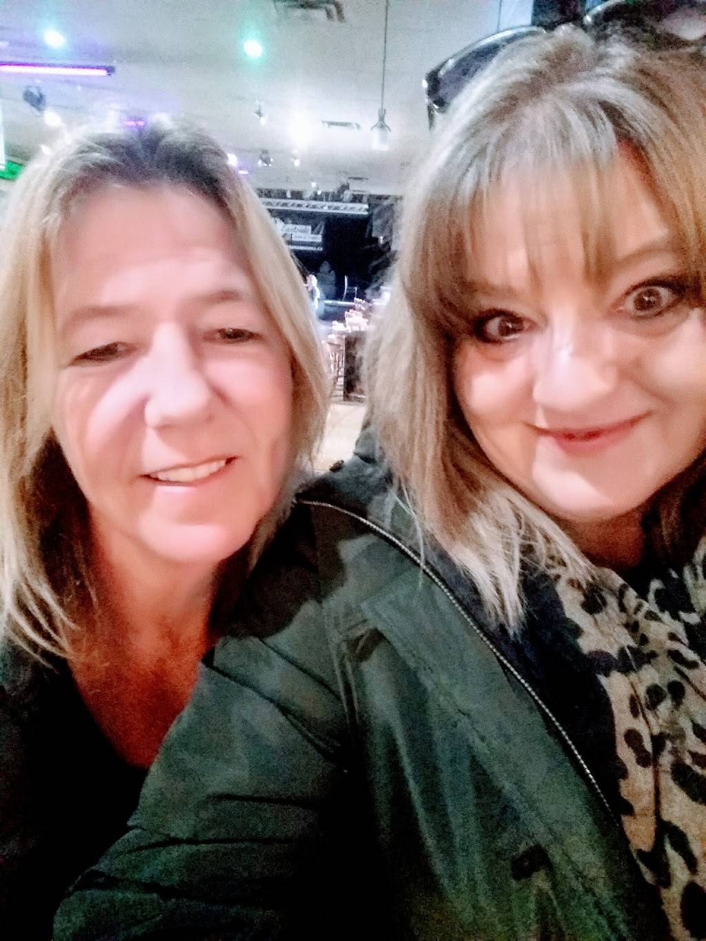 Eastside Bar & Grill - Live music & entertainment, london, ontar | restaurant | 750 Hamilton Rd, London, ON N5Z 1T8, Canada | 5194577467 OR +1 519-457-7467