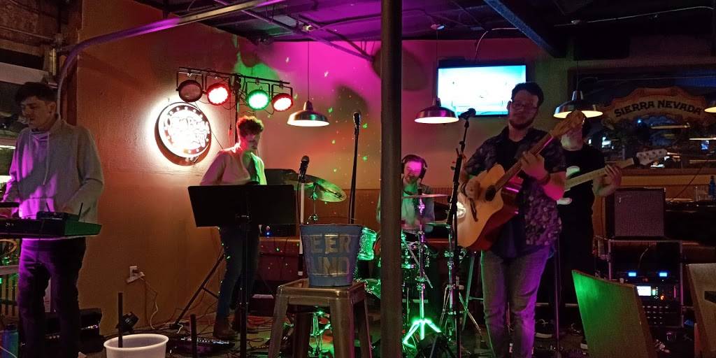 Trolley Tap House | restaurant | 1616 Delaware Ave, Wilmington, DE 19806, USA | 3026522255 OR +1 302-652-2255