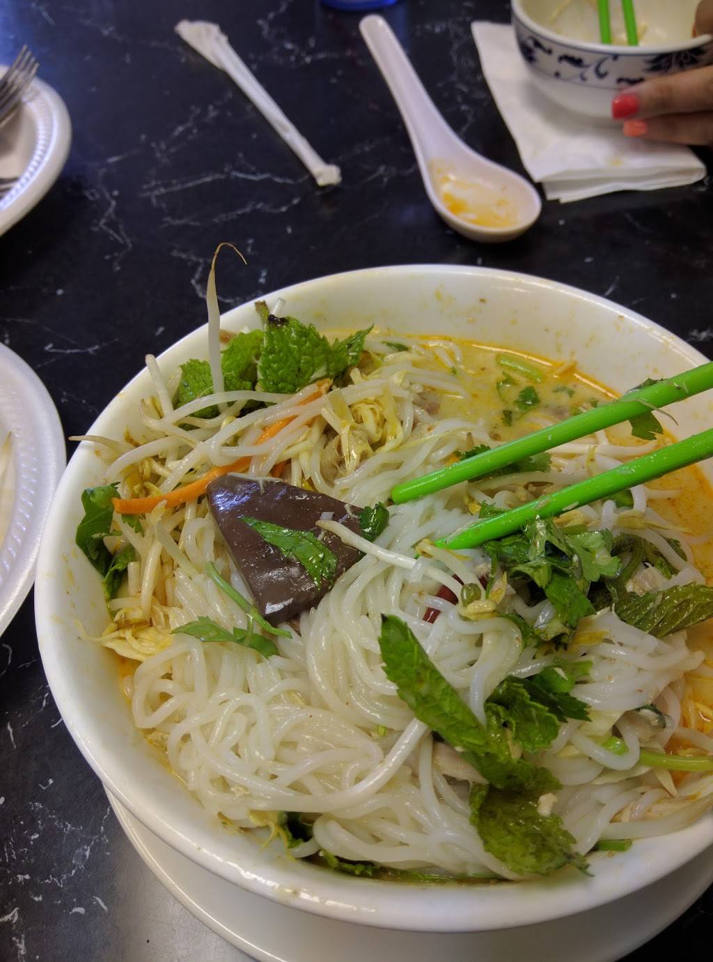 Sbt Lao Thai Food To Go | restaurant | 2020 W Buckingham Rd, Garland, TX 75042, USA | 9723884606 OR +1 972-388-4606