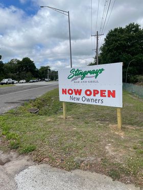 Stingrays Bar Grill & Arcade | restaurant | 3112 E State Rd 60, Valrico, FL 33594, USA | 8133249686 OR +1 813-324-9686