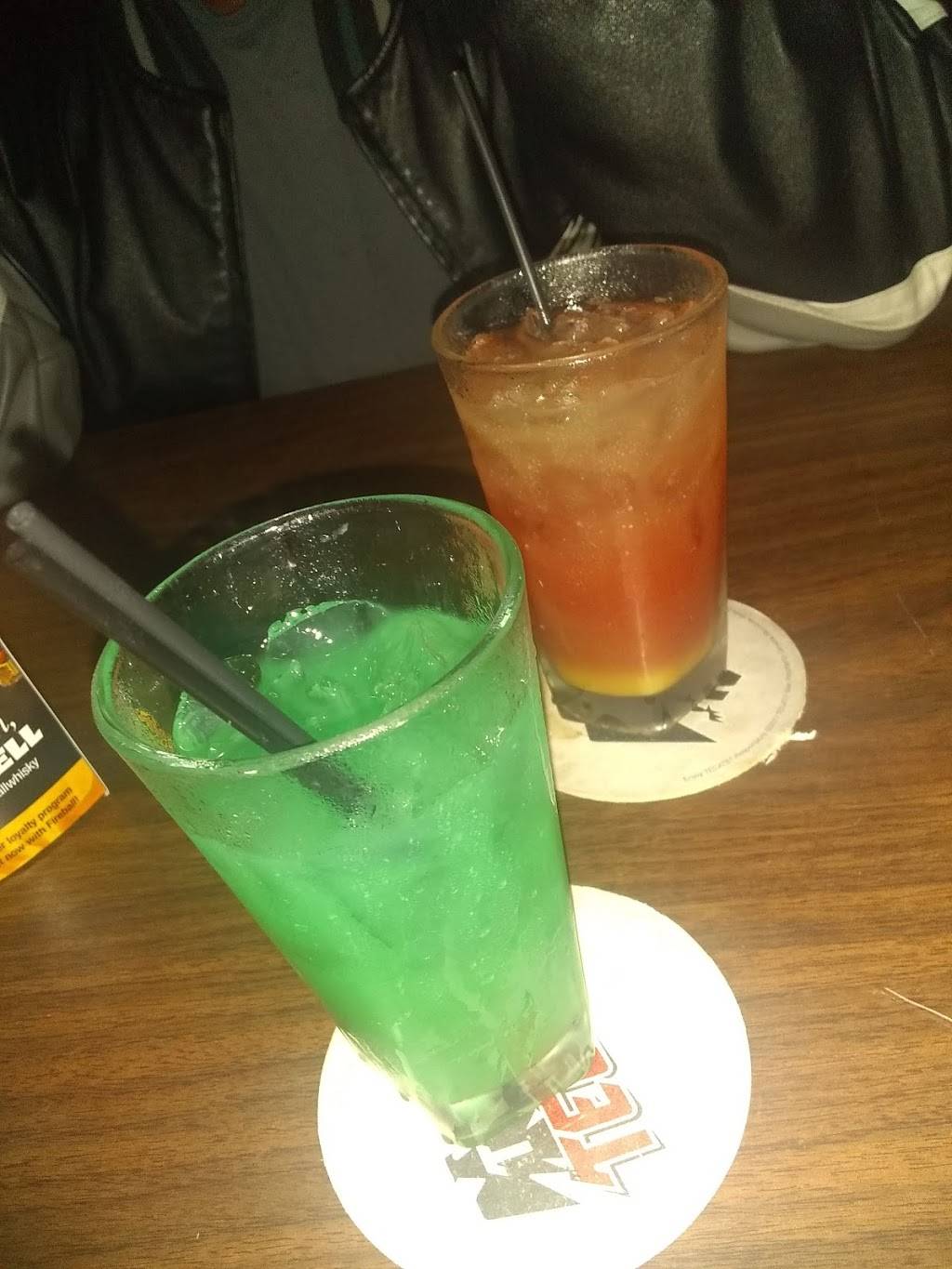 Valeries Bar & Grill | restaurant | 2271 S State St, Dover, DE 19901, USA | 3026971233 OR +1 302-697-1233