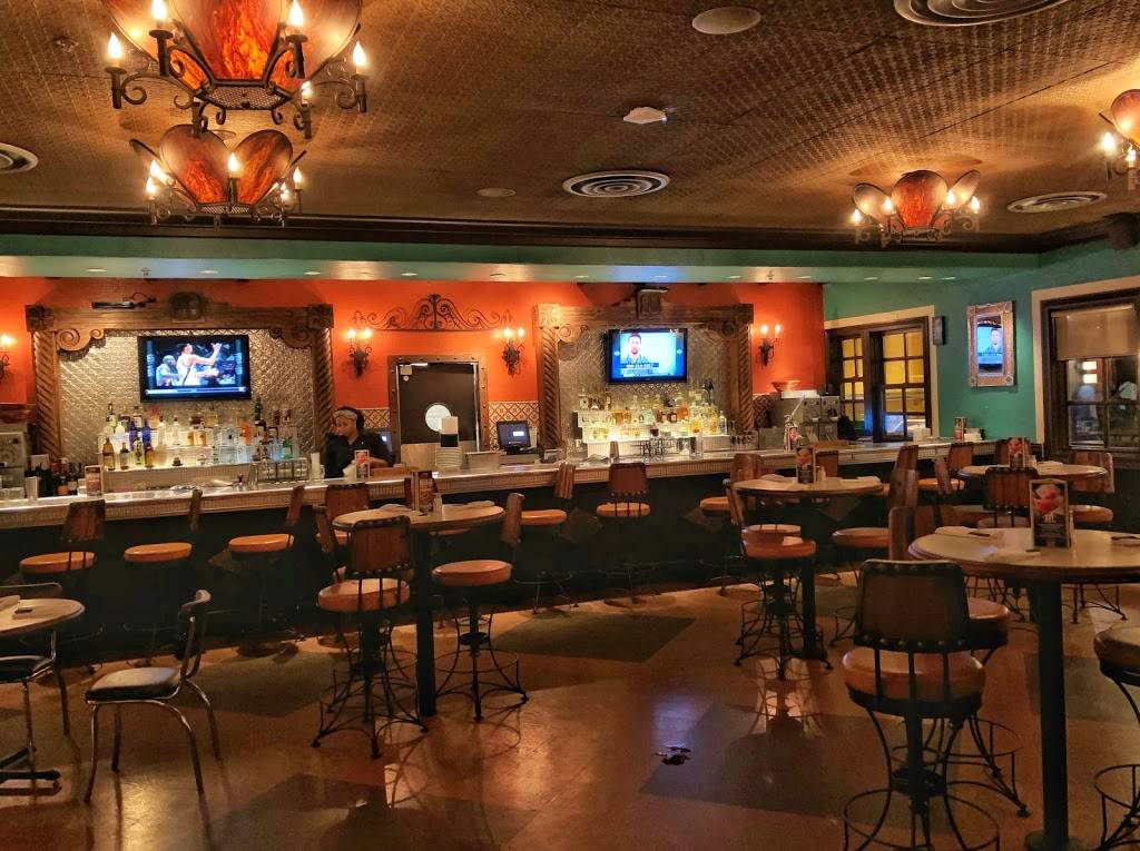 Uncle Julios Mexican From Scratch | restaurant | 2360 Fountain Square Dr, Lombard, IL 60148, USA | 6307059260 OR +1 630-705-9260