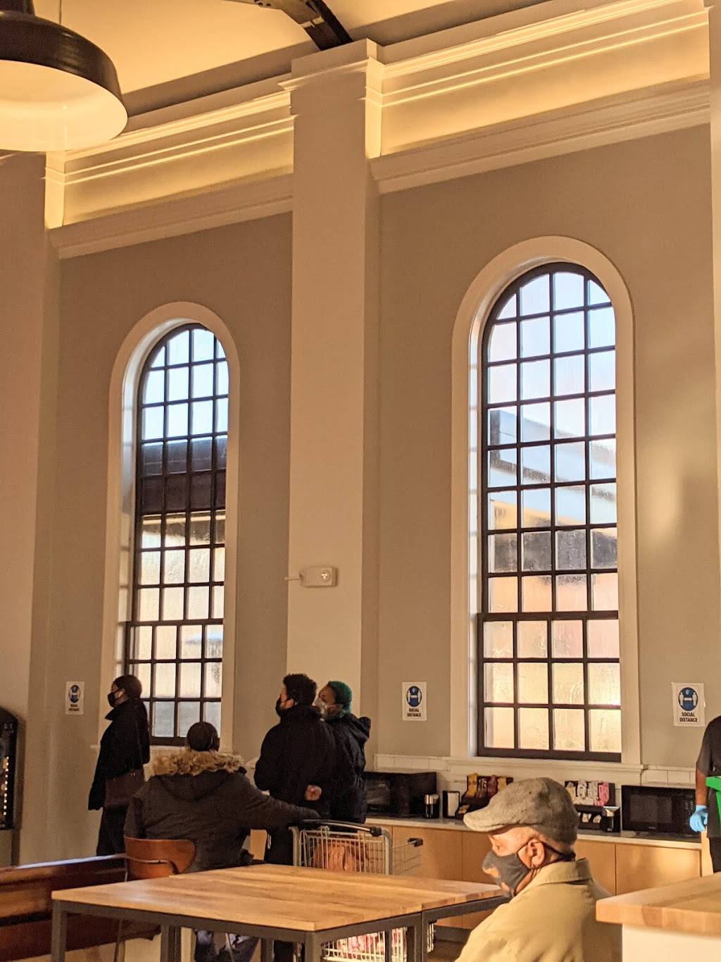 Ukrops Market Hall | restaurant | 7250 Patterson Ave, Richmond, VA 23229, USA | 8043403040 OR +1 804-340-3040