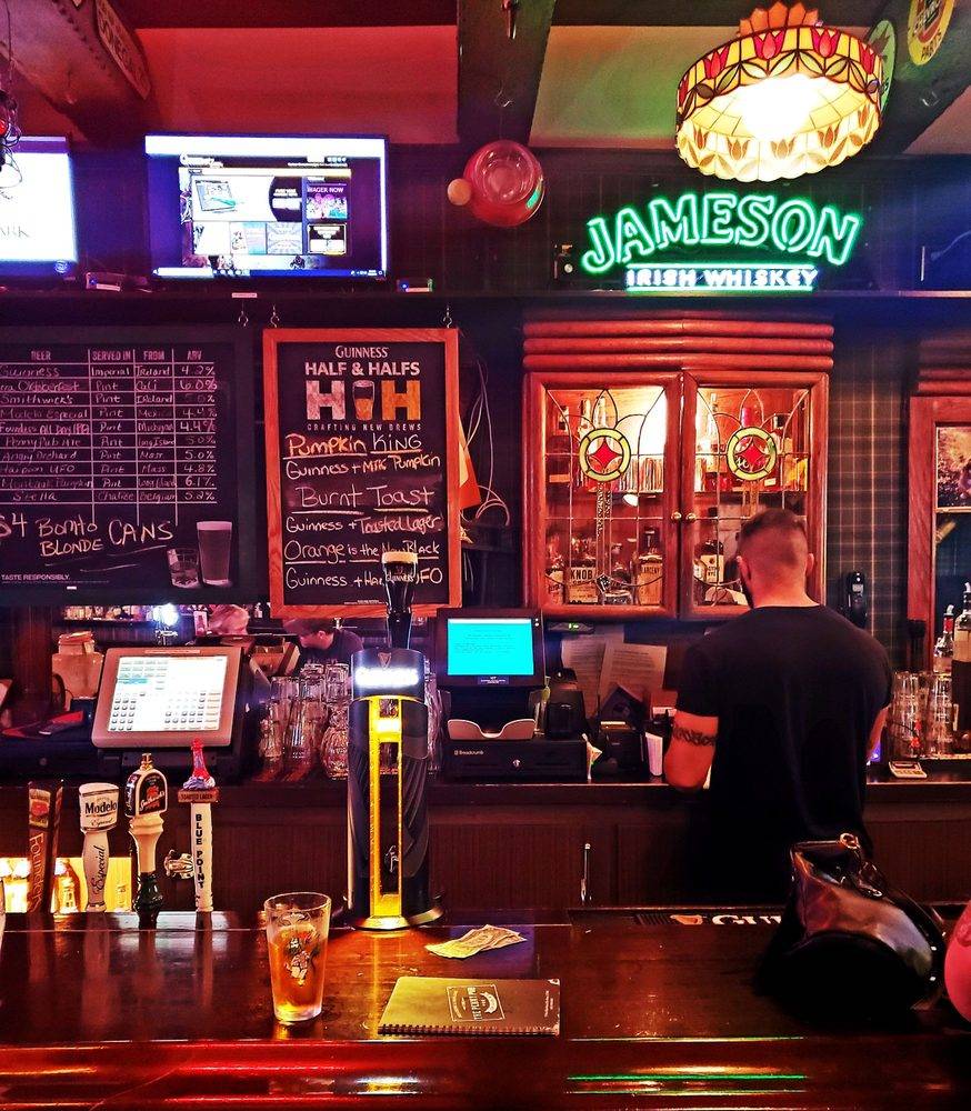 The Penny Pub | restaurant | 79 W Main St, Bay Shore, NY 11706, USA | 6319694061 OR +1 631-969-4061