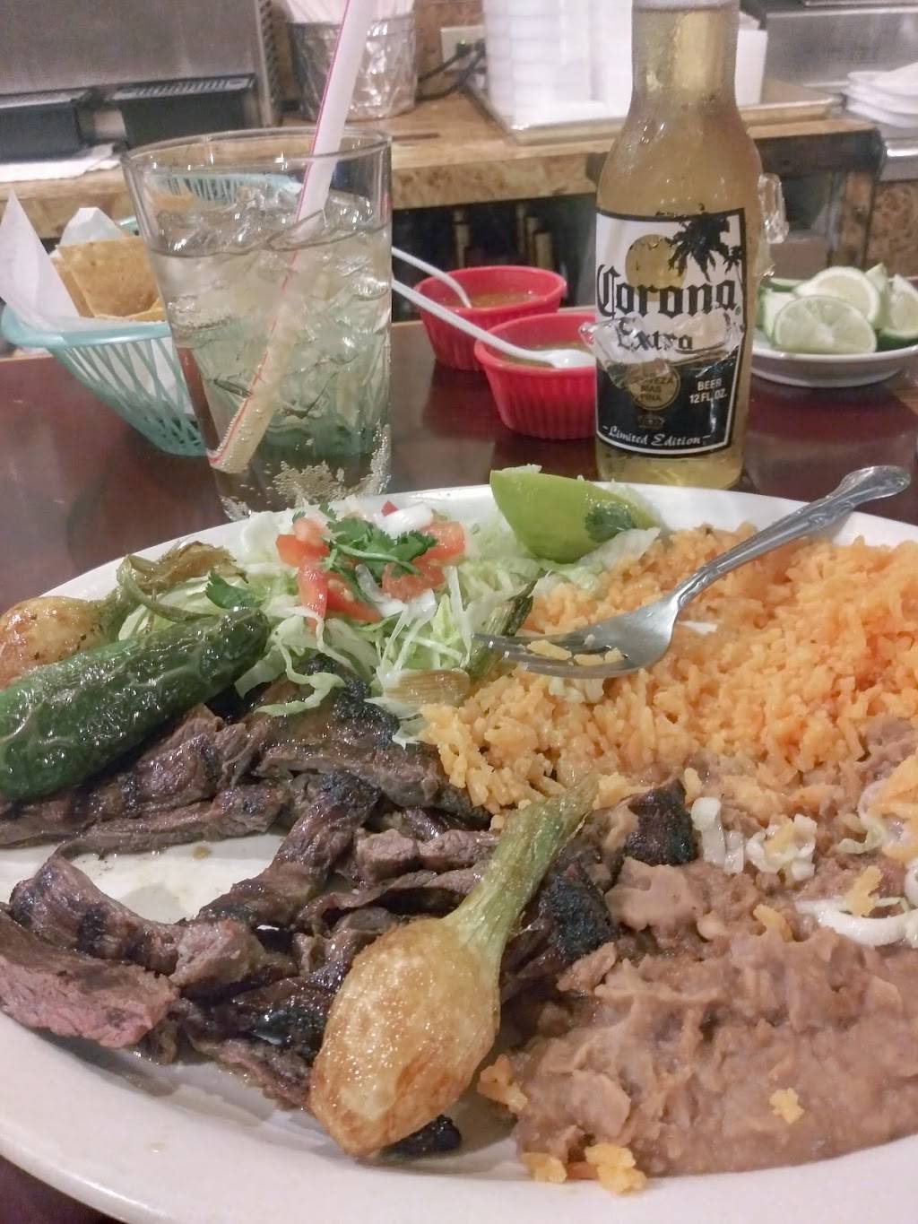 Taqueria El Ranchito | restaurant | 2829 N Milwaukee Ave, Chicago, IL 60618, USA | 7732271688 OR +1 773-227-1688