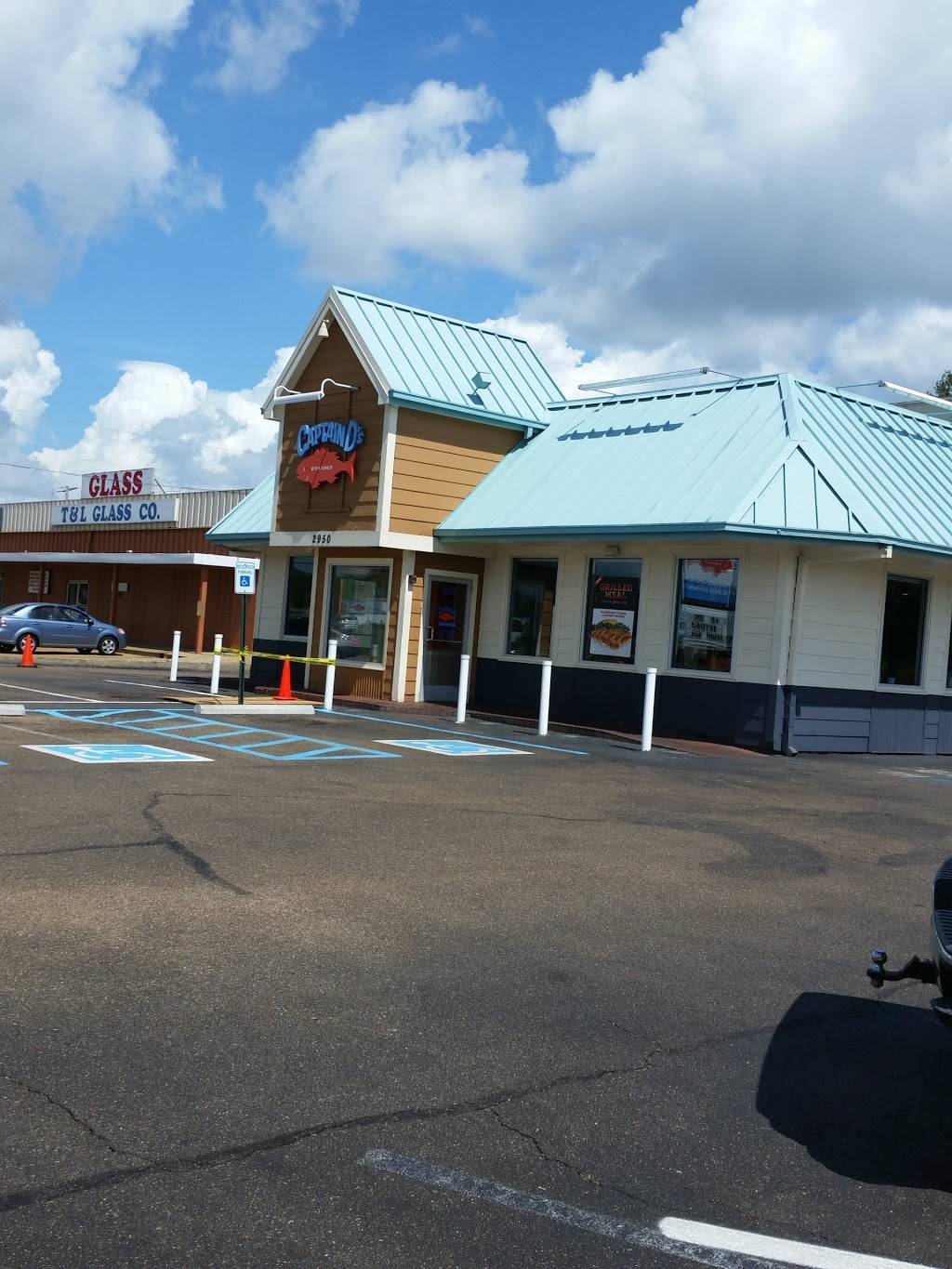 Captain Ds | restaurant | 2950 Highway 80 E, Pearl, MS 39208, USA | 6019323019 OR +1 601-932-3019