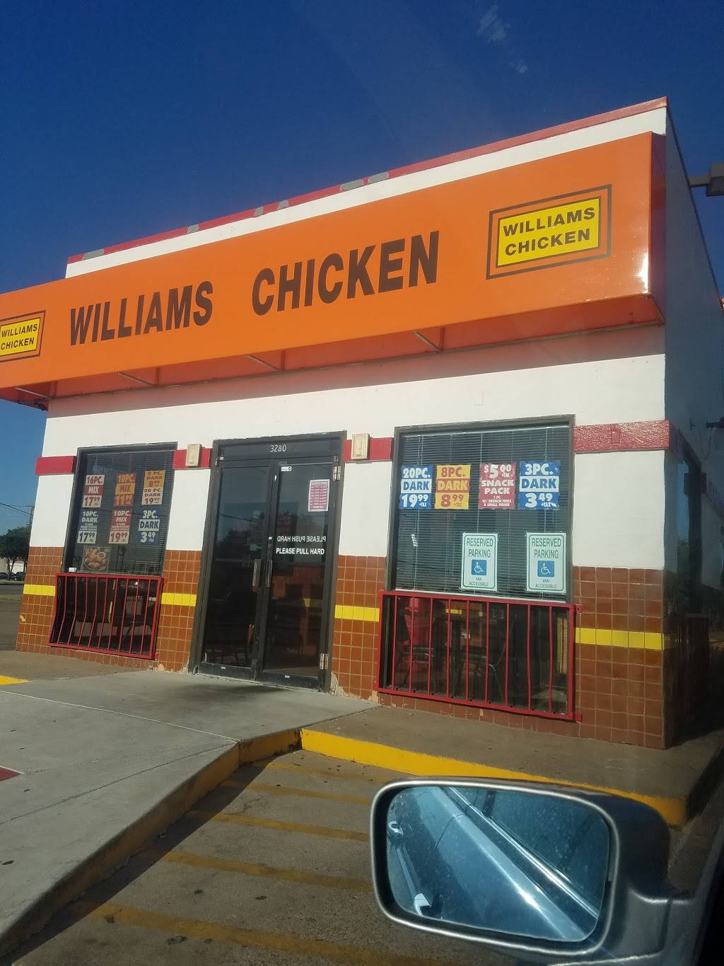 Williams Fried Chicken | restaurant | 3280 Fort Worth Ave, Dallas, TX 75211, USA | 2143309991 OR +1 214-330-9991