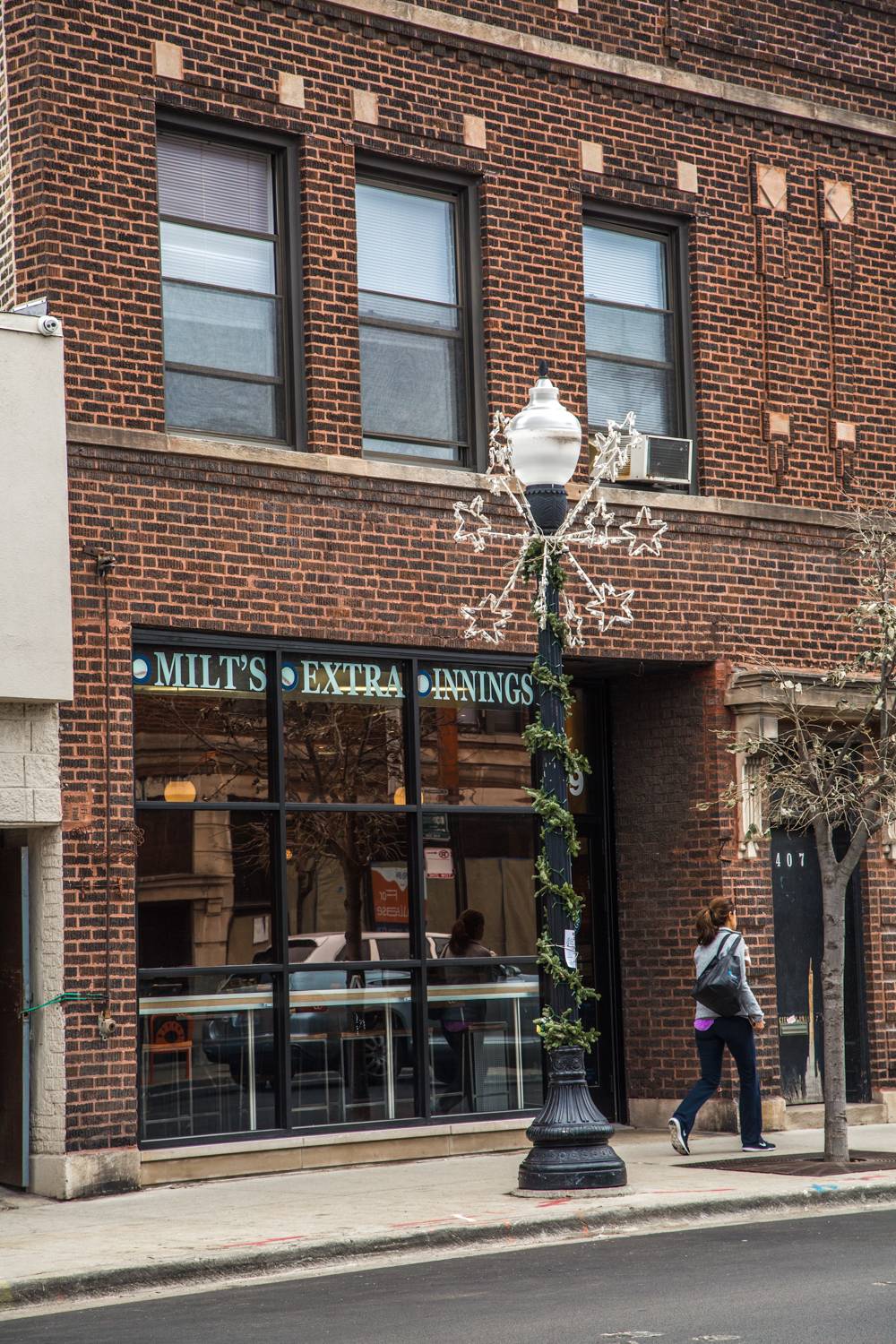 Milts Extra Innings | restaurant | 3409 N Broadway, Chicago, IL 60657, USA | 7736616384 OR +1 773-661-6384