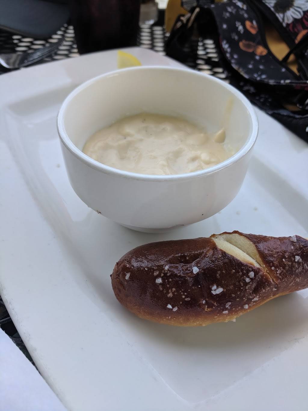 Draught House | restaurant | 7463 Main St, Mackinac Island, MI 49757, USA | 9068479911 OR +1 906-847-9911