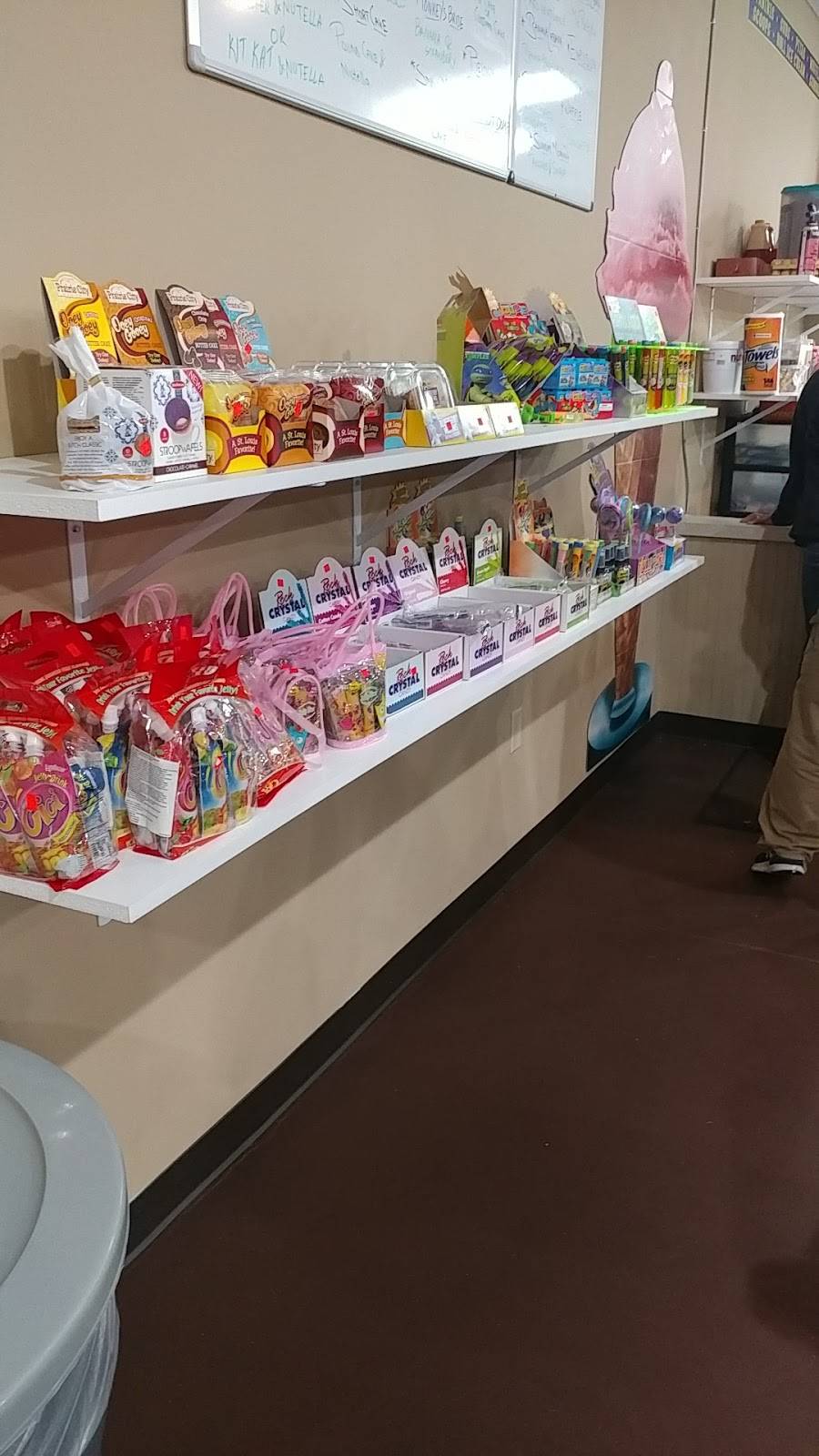 Cream & Cones | restaurant | 2152 Pelham Pkwy, Pelham, AL 35124, USA | 2058488383 OR +1 205-848-8383