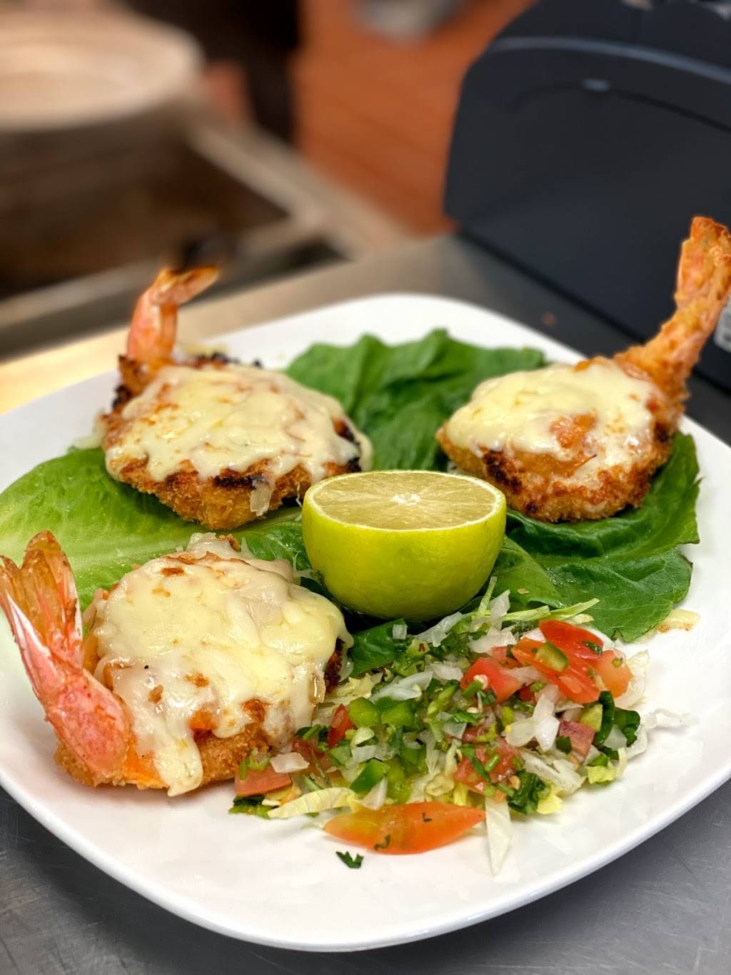 Viva La Mexicana Bar & Grill | restaurant | 8408 Katy Fwy Suite 100, Houston, TX 77024, USA | 7136374540 OR +1 713-637-4540