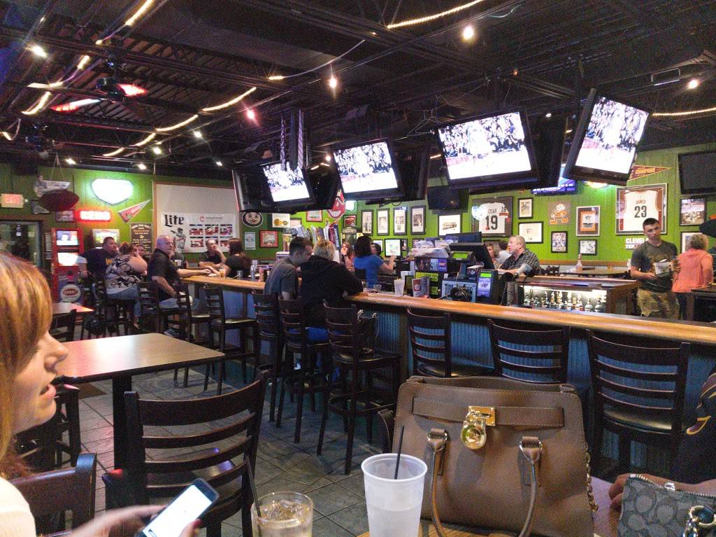 Sidelines Sports Bar & Grill | restaurant | 1165 Pearl Rd, Brunswick, OH 44212, USA | 3302200888 OR +1 330-220-0888