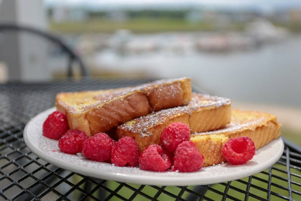 Red Dog Grill | restaurant | 411 Great Loop E Dr, Ottawa, IL 61350, USA | 8154344406 OR +1 815-434-4406