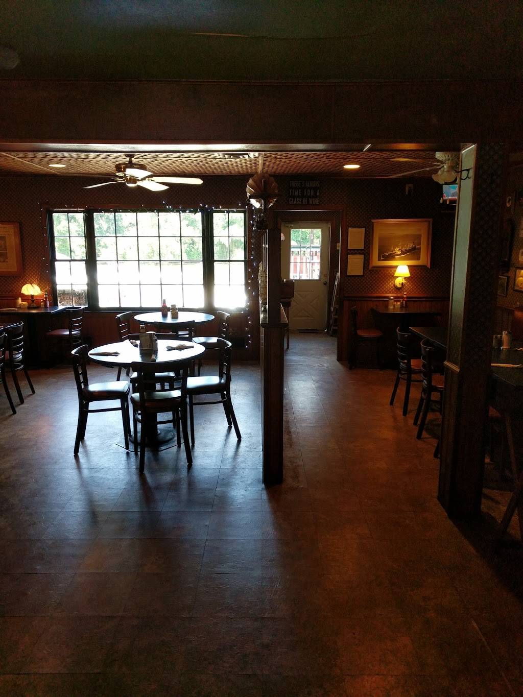 Occoquan Inn | restaurant | 301 Mill St, Occoquan, VA 22125, USA | 7034911888 OR +1 703-491-1888