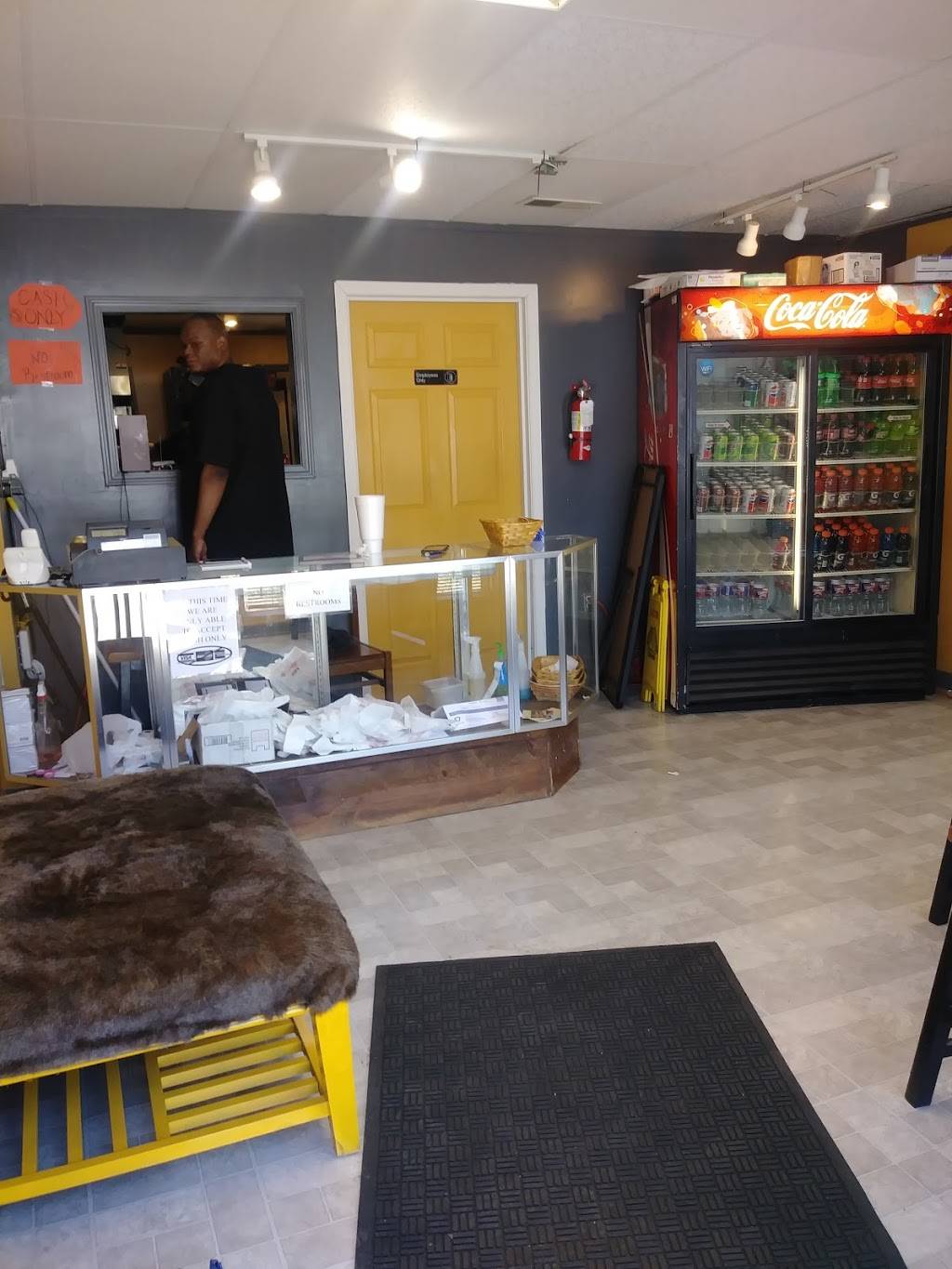 Finger Foodz | restaurant | 7641 Troost Ave, Kansas City, MO 64131, USA | 8165413162 OR +1 816-541-3162