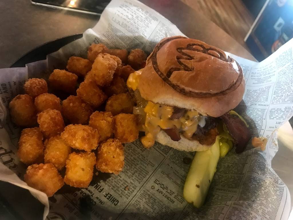 Wild Badger Sports Saloon | restaurant | 240 S Knowles Ave, New Richmond, WI 54017, USA | 7152464867 OR +1 715-246-4867