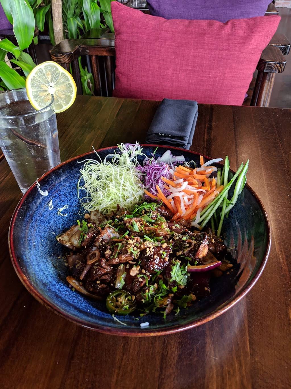 V Lotus | restaurant | 4821 LJ Pkwy Suite 8, Sugar Land, TX 77479, USA | 3463042728 OR +1 346-304-2728