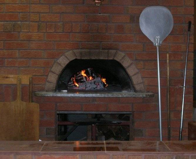 Soprano Pizzeria | restaurant | 588 Edward Ave, Richmond Hill, ON L4C 9Y6, Canada | 9055089200 OR +1 905-508-9200