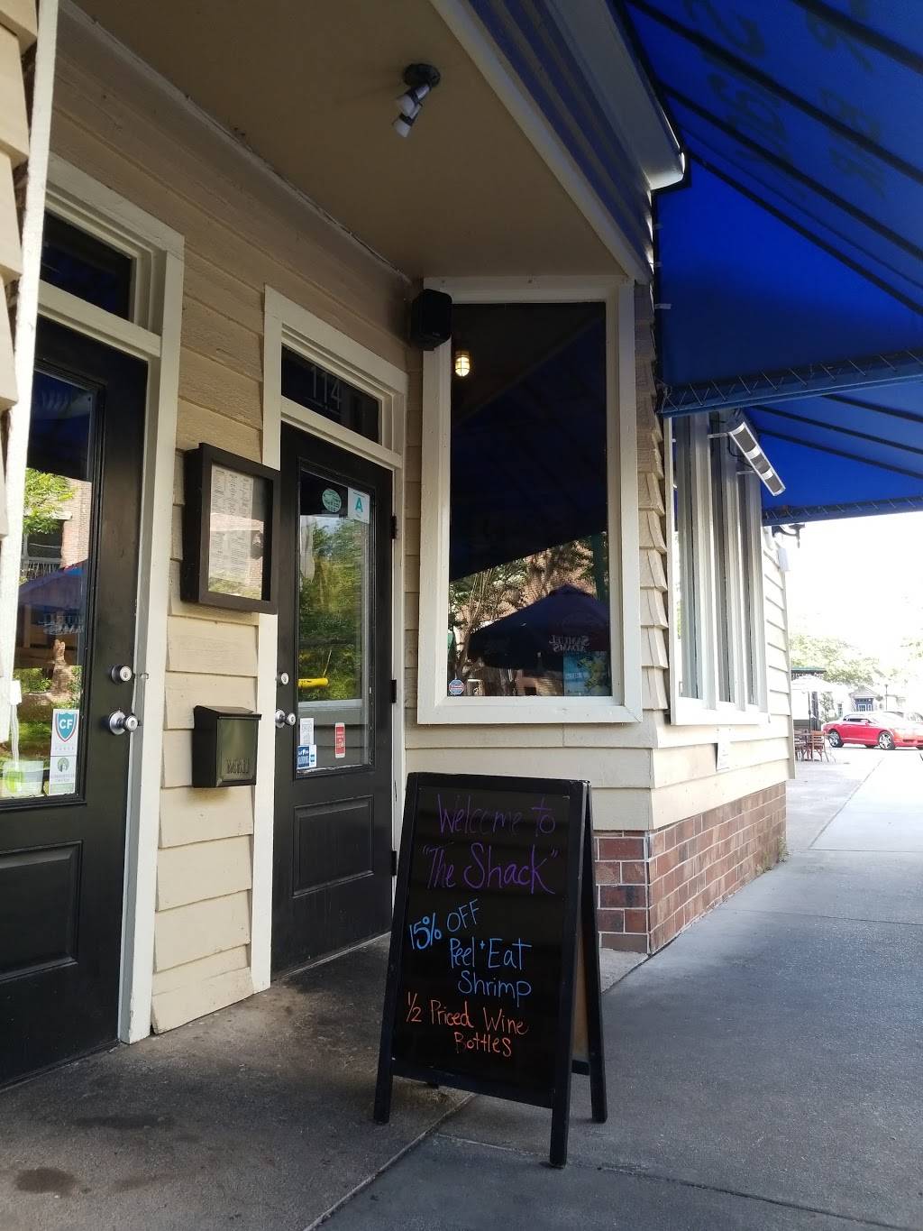 Shuckin Shack Oyster Bar | restaurant | 114 Central Ave, Summerville, SC 29483, USA | 8438792422 OR +1 843-879-2422