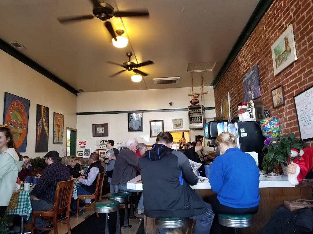 Lisas Radial Cafe | cafe | 817 N 40th St, Omaha, NE 68131, USA | 4025512176 OR +1 402-551-2176