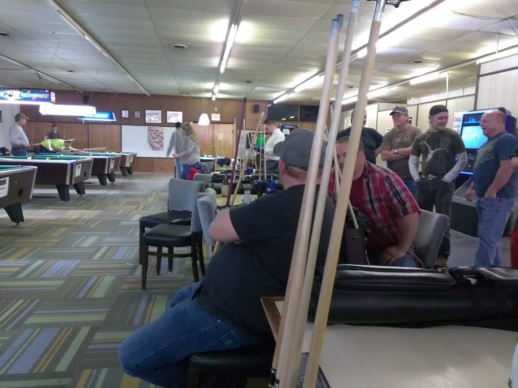 Padgetts Place Bar and Grill | restaurant | 215 S Alvarado Ave, Belle, MO 65013, USA | 5738593377 OR +1 573-859-3377