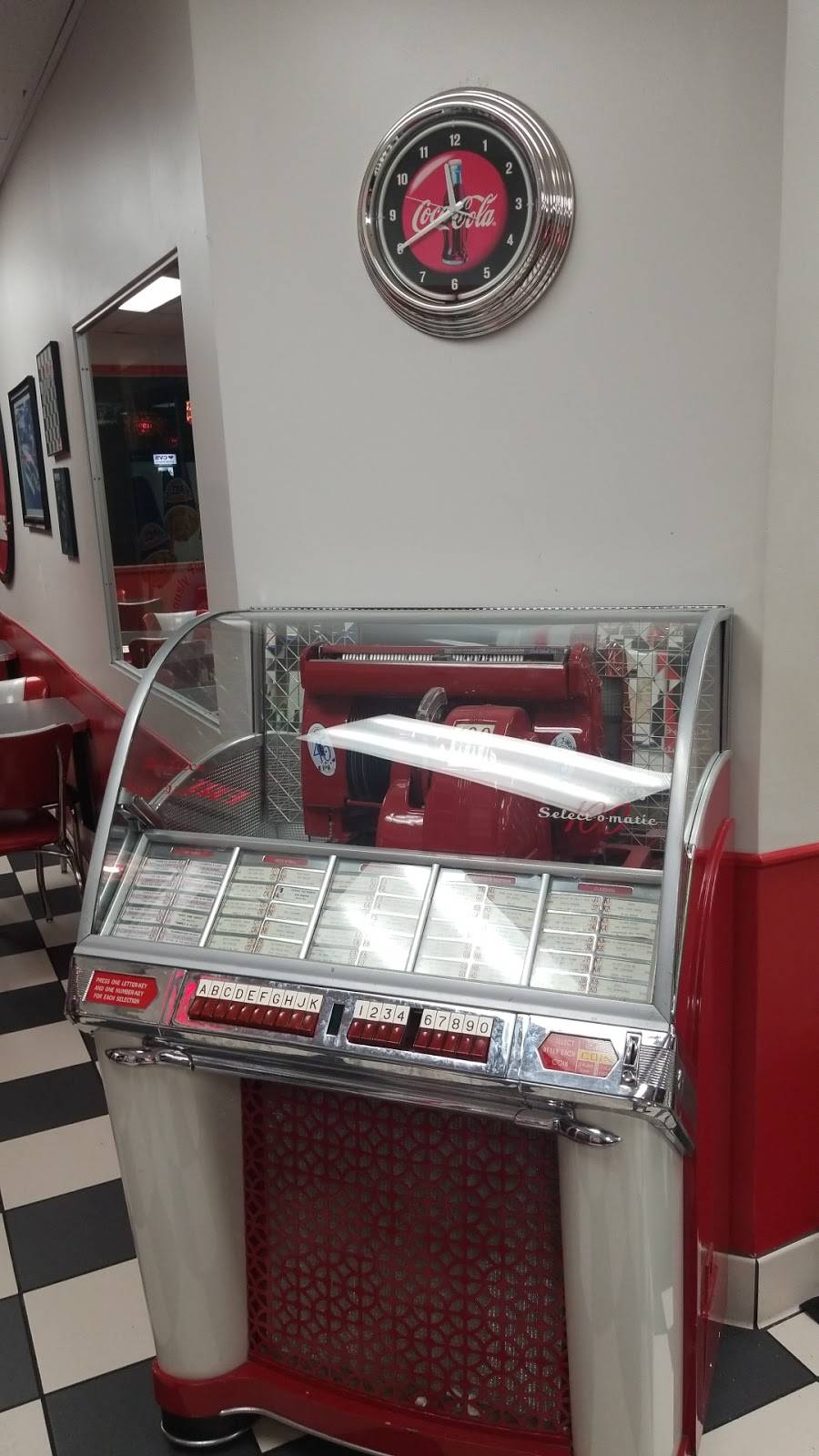 Dairy Queen | restaurant | 1935 Columbia Ave, Lancaster, PA 17603, USA | 7173946923 OR +1 717-394-6923