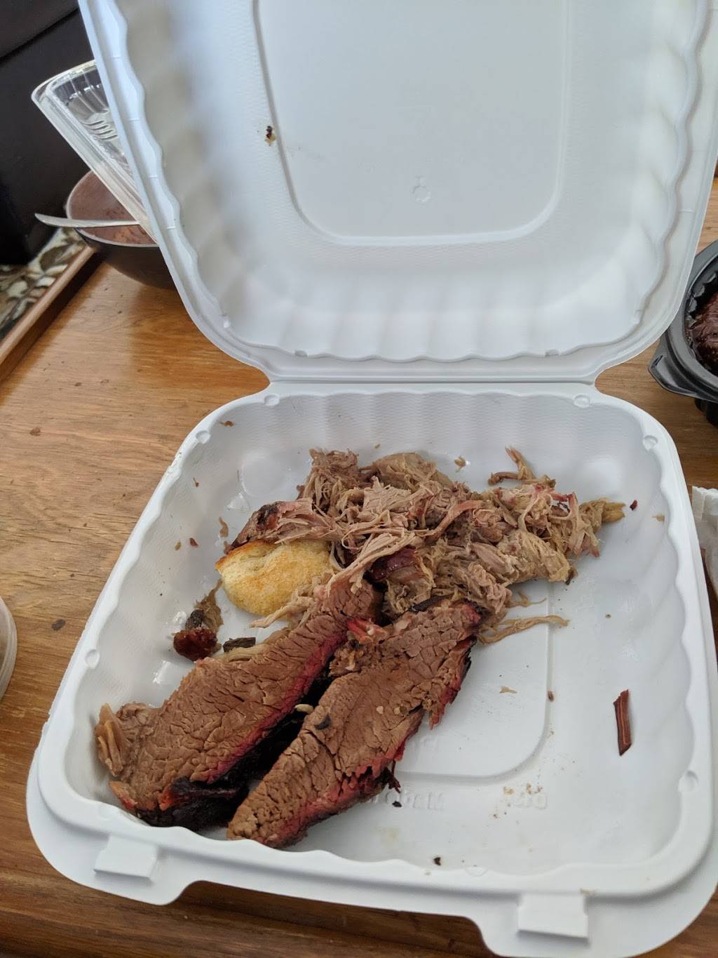 J.B.s Smokehouse | restaurant | 225 S Canton Center Rd, Canton, MI 48188, USA | 7348922531 OR +1 734-892-2531