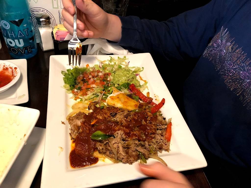 Peppers Cocina Mexicana | restaurant | 1560 Business Center Dr #14, Fleming Island, FL 32003, USA | 9043750500 OR +1 904-375-0500