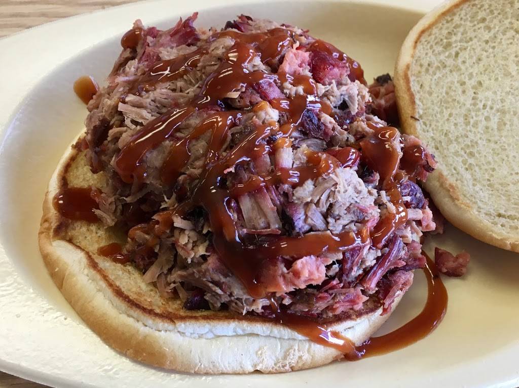 Boxcar Bar B Que | restaurant | 2902 Gilmer Rd, Longview, TX 75604, USA | 9037591911 OR +1 903-759-1911