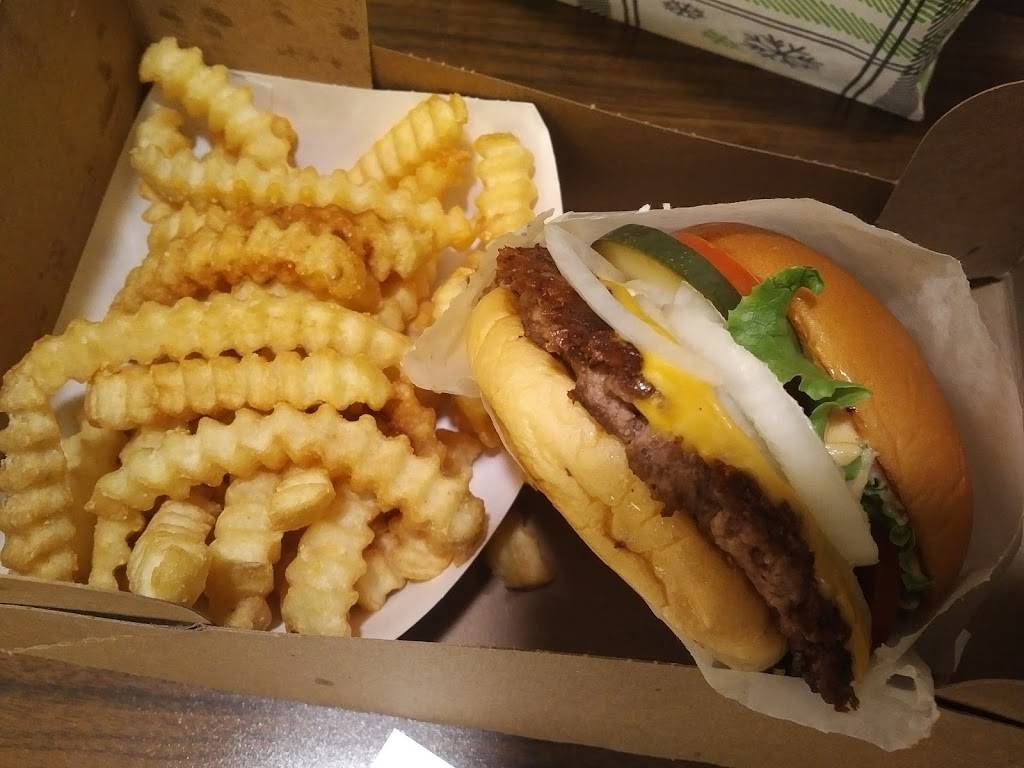 Shake Shack | restaurant | 7014 E Camelback Rd b116, Scottsdale, AZ 85251, USA | 4802708825 OR +1 480-270-8825