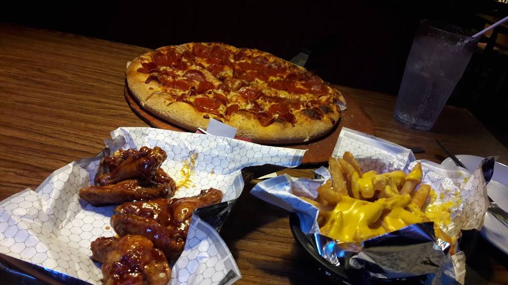 Pizza Hut | meal delivery | 2915 N Mesa St, El Paso, TX 79902, USA | 9155449818 OR +1 915-544-9818