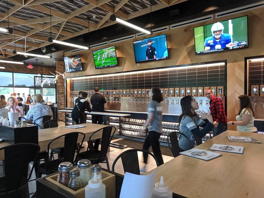 BrewWall | restaurant | 3161 Heritage Center Dr, Copley, OH 44321, USA | 3305766880 OR +1 330-576-6880