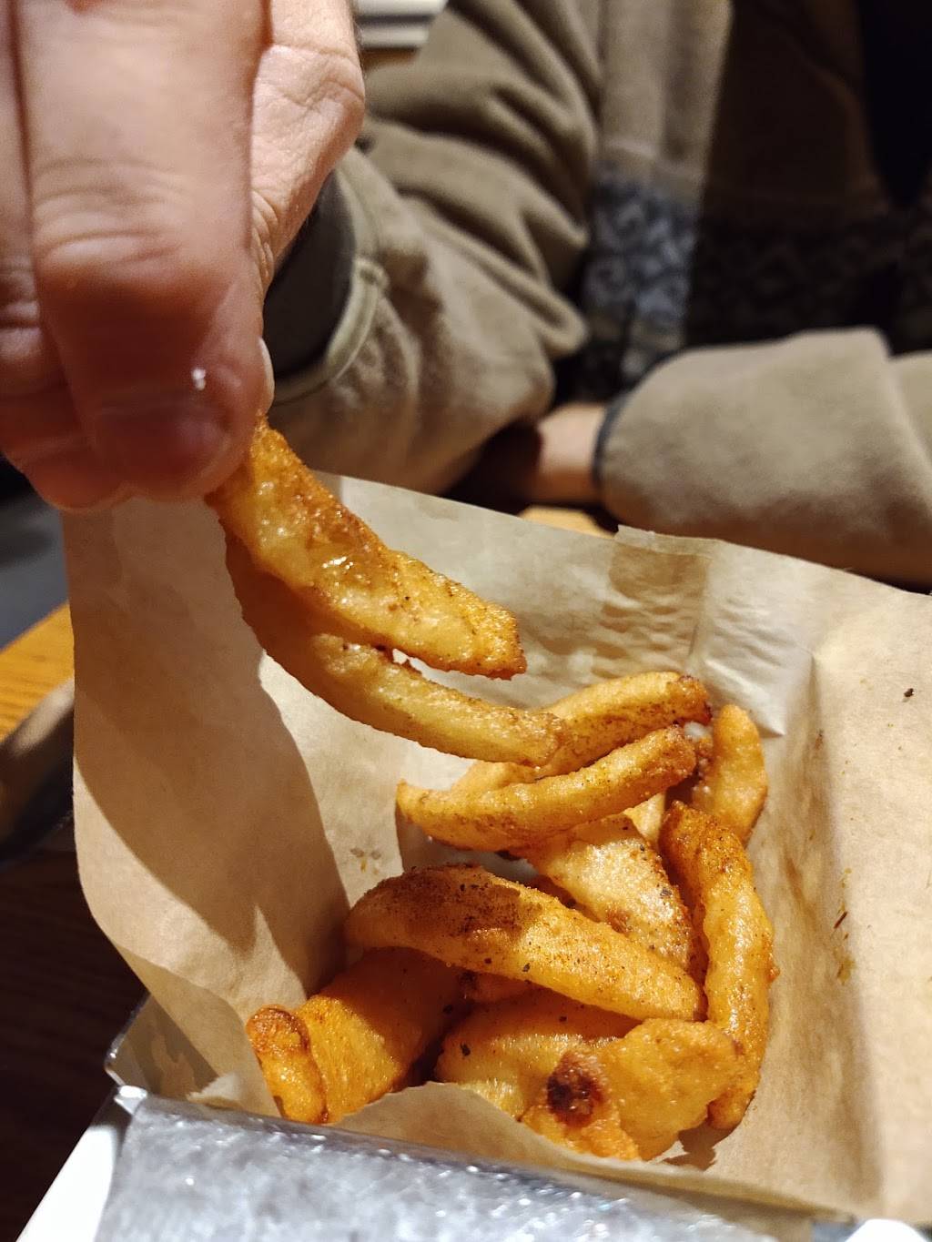 Chilis Grill & Bar | restaurant | 1706 E Cheyenne Mountain Blvd, Colorado Springs, CO 80906, USA | 7195760440 OR +1 719-576-0440