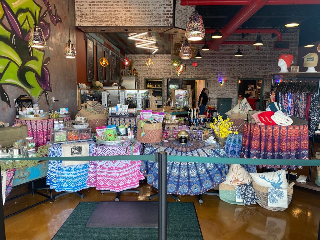 Twisted Sister Juice Bar & CBD Emporium | restaurant | 742 Watkins Rd, Maryville, TN 37801, USA | 8659808444 OR +1 865-980-8444