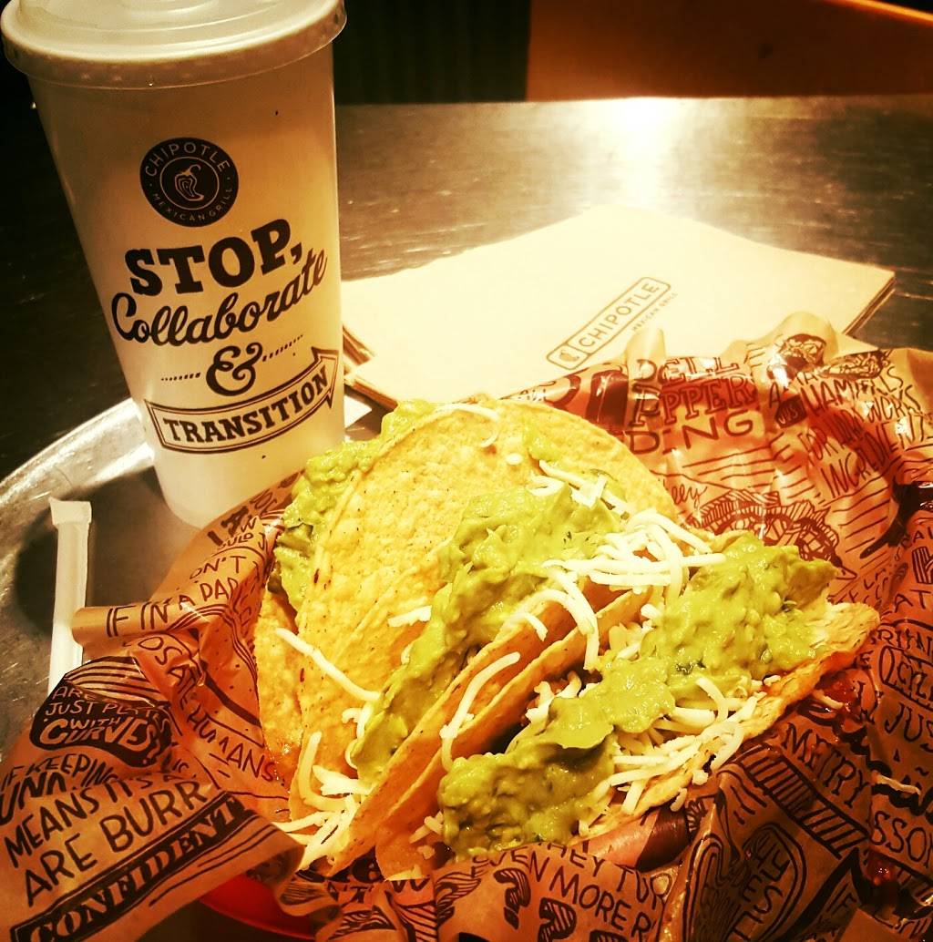 Chipotle Mexican Grill | restaurant | 1569 Fall River Dr #105, Loveland, CO 80538, USA | 9704618900 OR +1 970-461-8900