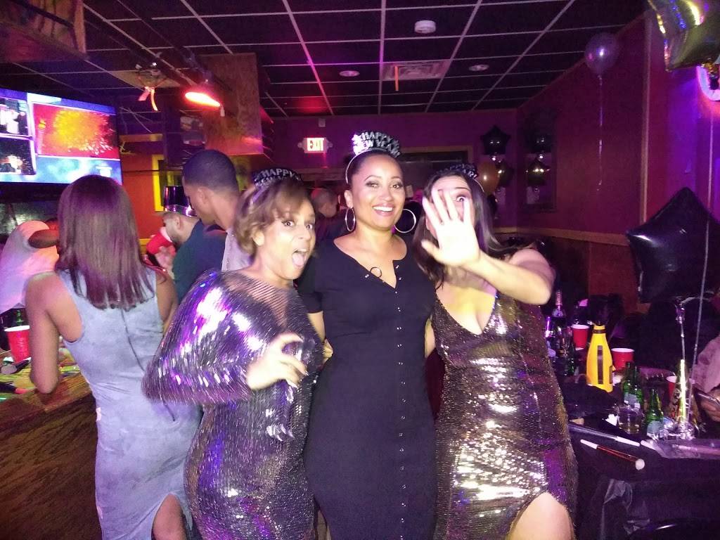 Casanova Lounge Inc | restaurant | 983 State St, Perth Amboy, NJ 08861, USA | 7324429494 OR +1 732-442-9494