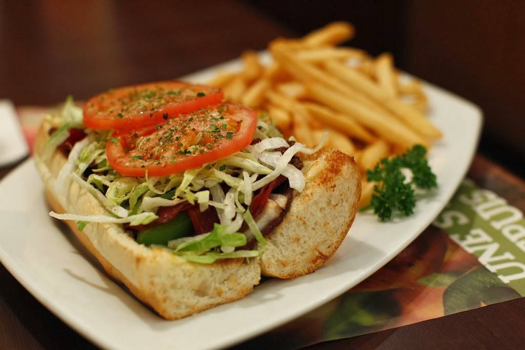 Toujours Mikes | restaurant | 9700 Boulevard de lOrmière, Québec, QC G2B 4C4, Canada | 4188433030 OR +1 418-843-3030