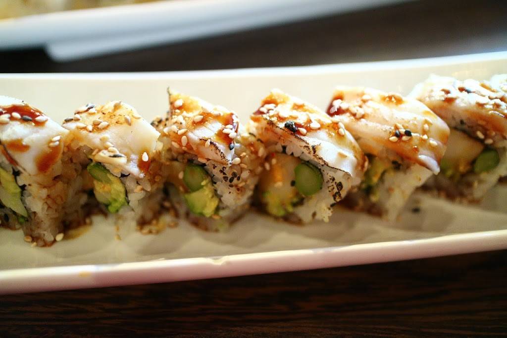 Niu Japanese Fusion Lounge | restaurant | 332 E Illinois St, Chicago, IL 60611, USA | 3125272888 OR +1 312-527-2888