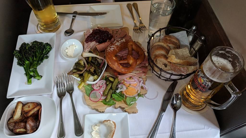 Cafe Berlin | cafe | 322 Massachusetts Ave NE, Washington, DC 20002, USA | 2025437656 OR +1 202-543-7656