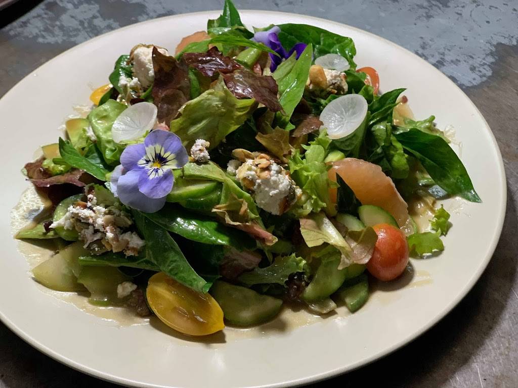 Quercus | restaurant | Calle "C" # 236 San Antonio de las Minas, 22766 Guadalupe, B.C., Mexico | 016461553167 OR +52 646 155 3167