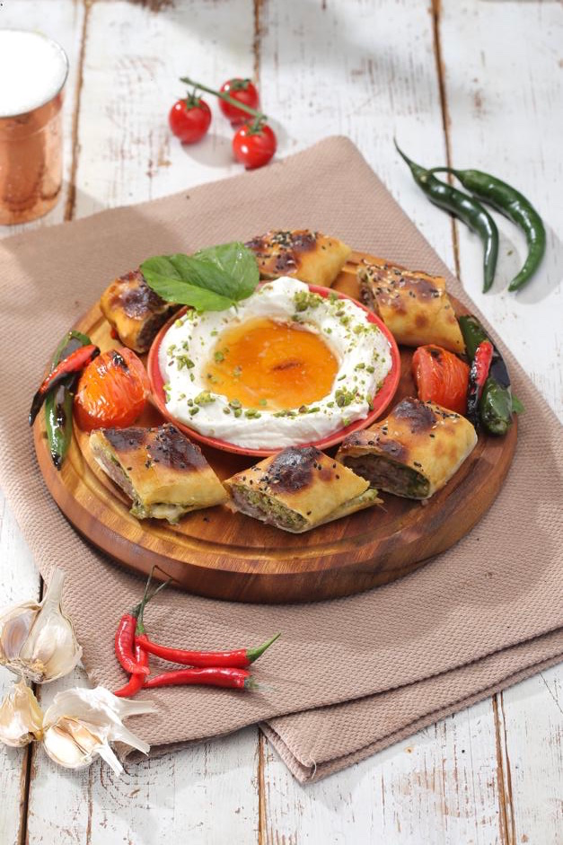 Vourla Mediterranean Grill & Cafe | restaurant | 1860 Tamiami Trail N, Naples, FL 34102, USA | 2398887074 OR +1 239-888-7074