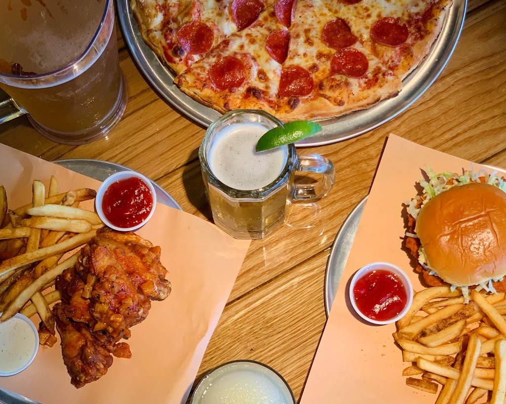 Ojos Wings y Pizza | meal takeaway | 3701 W Northwest Hwy #309, Dallas, TX 75220, USA | 4698093064 OR +1 469-809-3064