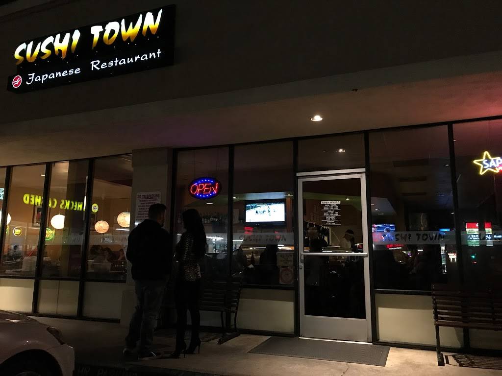 Sushi Town | restaurant | 2346 Newport Blvd # B3, Costa Mesa, CA 92627, USA | 9495155183 OR +1 949-515-5183
