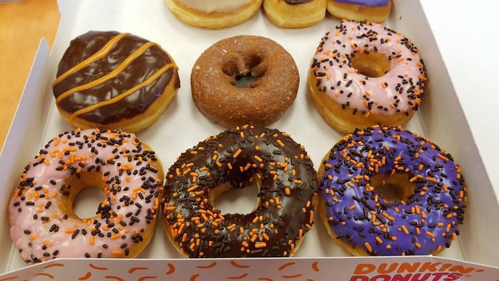 Dunkin | bakery | 2865 S 108th St, West Allis, WI 53227, USA | 4143218268 OR +1 414-321-8268