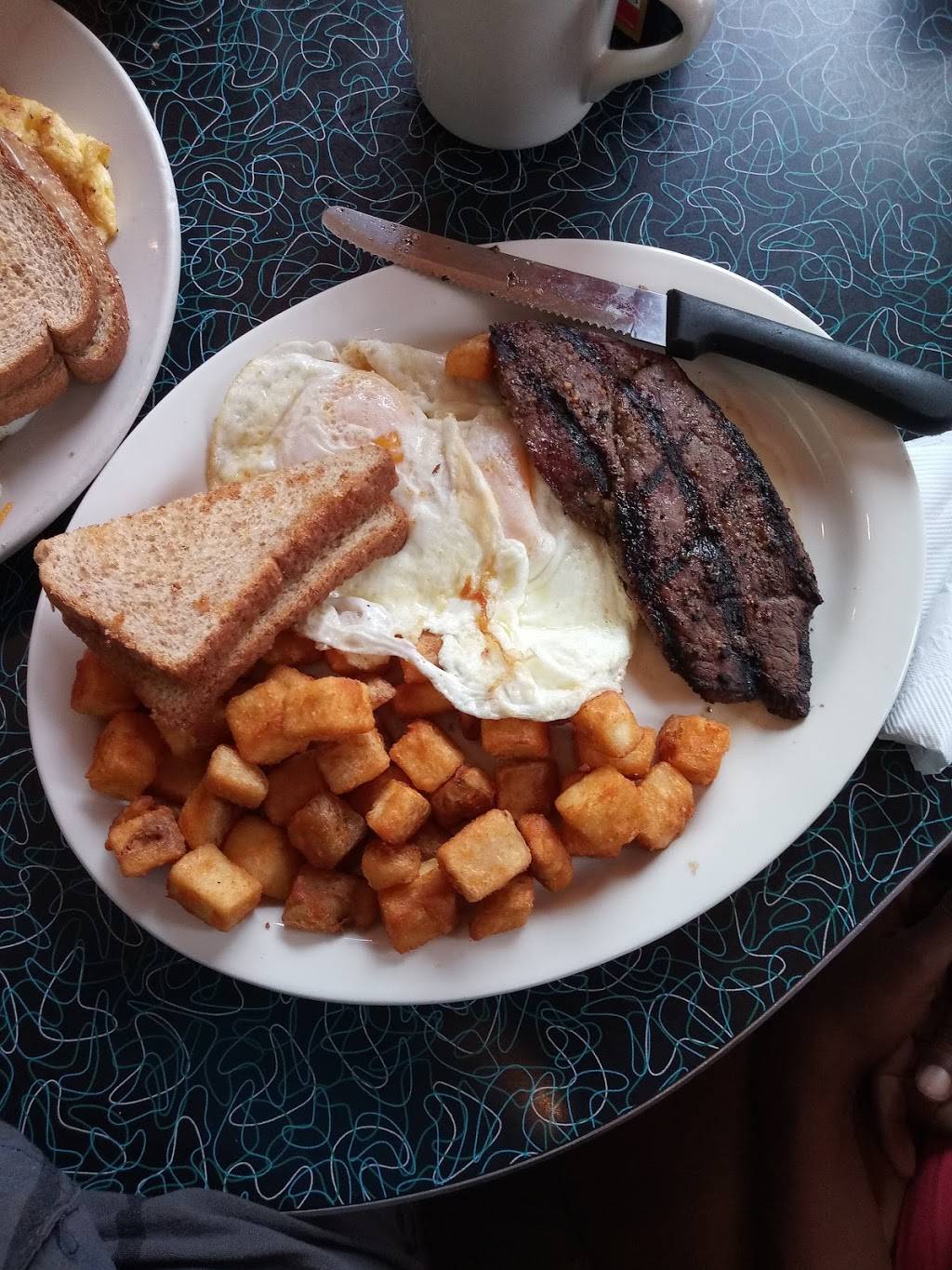 City Diner South Grand | restaurant | 3139 S Grand Blvd, St. Louis, MO 63118, USA | 3147726100 OR +1 314-772-6100