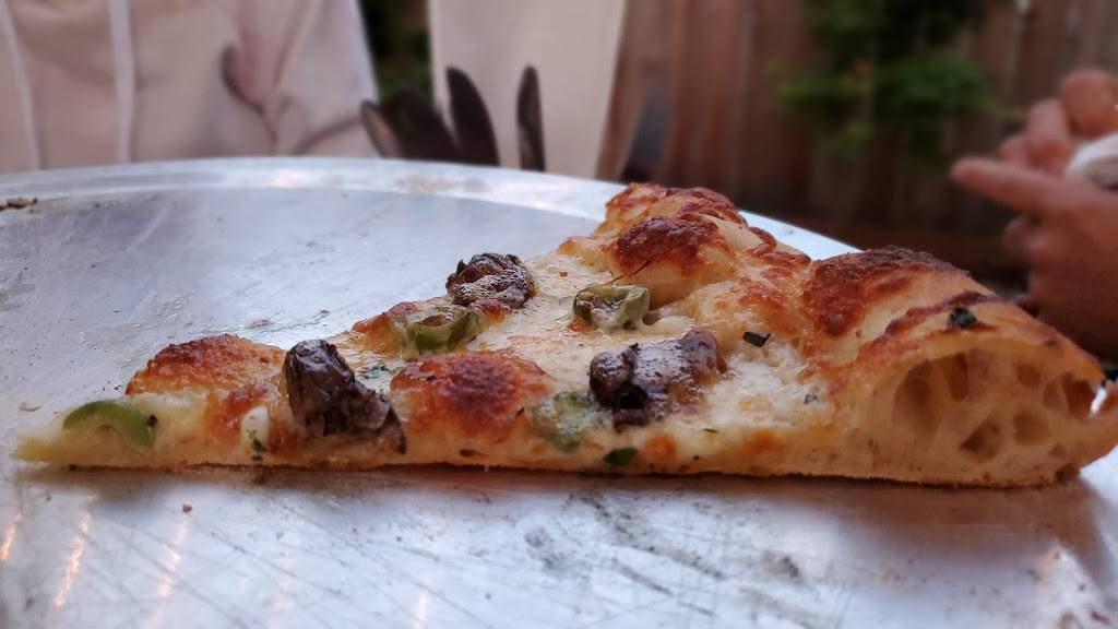 Honey Pie Pizza | restaurant | 112 1/2 S College St, Newberg, OR 97132, USA | 5035546750 OR +1 503-554-6750