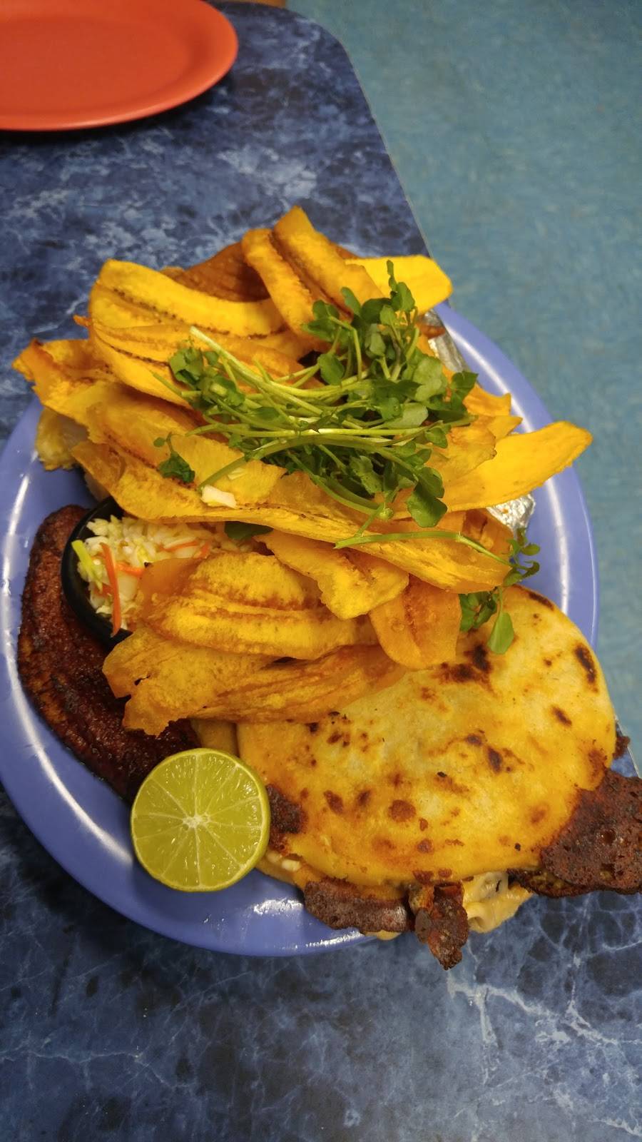 Salvadoreño Restaurant | restaurant | 303 E Southern Ave, Mesa, AZ 85210, USA | 4808351038 OR +1 480-835-1038